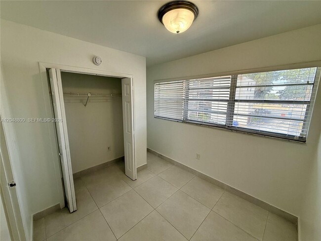 Building Photo - 20 SW 108th Ave