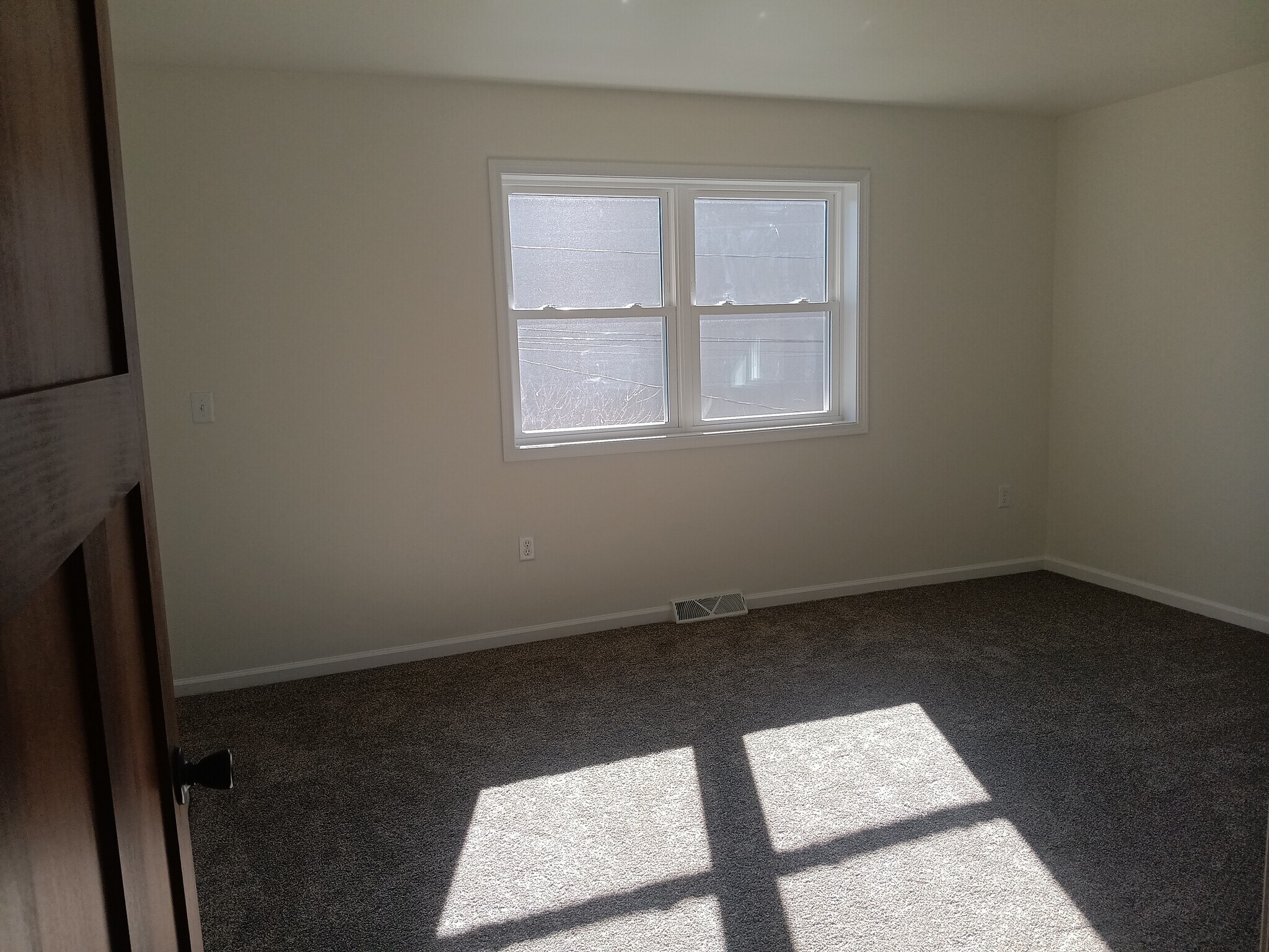 Building Photo - 811 N State St