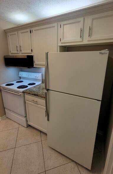 Building Photo - 382 Waterside Avenue