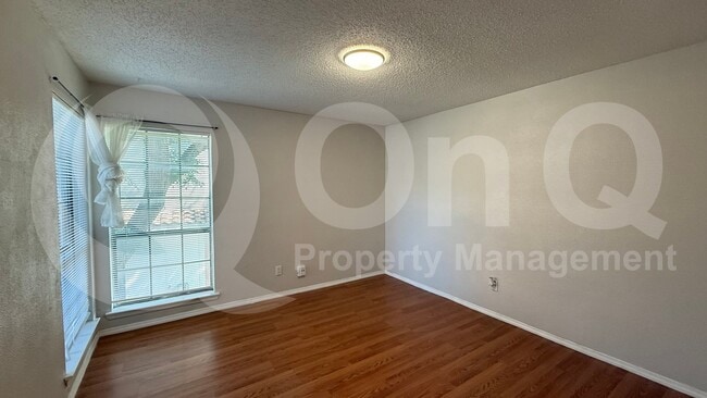 Building Photo - 855 Dublin Dr