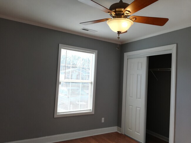 Building Photo - 1709 Sails Way