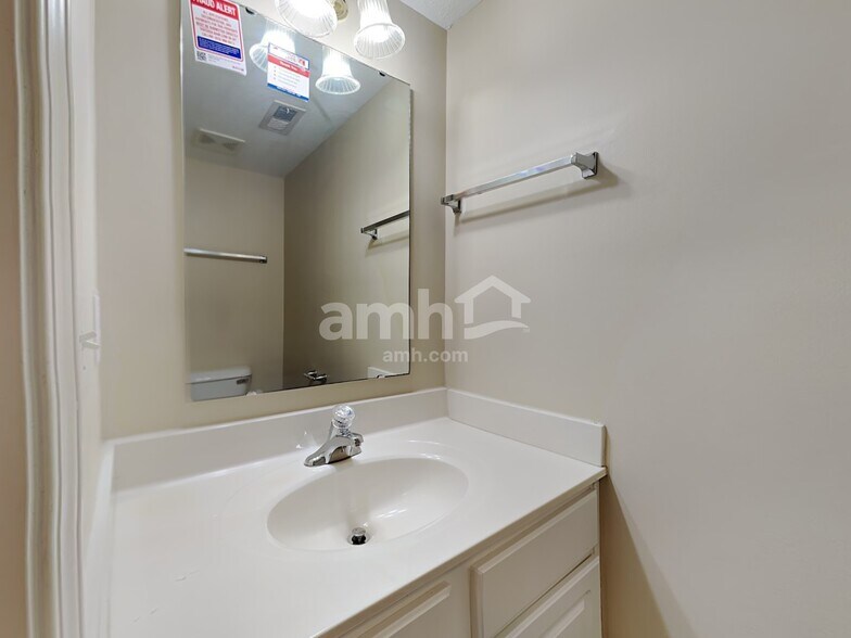 Building Photo - 5826 Columbia Cir