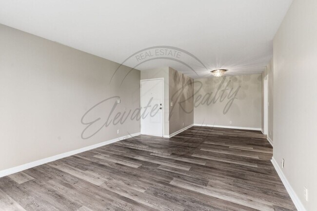 Building Photo - SPRING SPECIAL!! FIRST MONTH FREE on this Two Bedroom Condo, Garden Level with Washer/Dryer Hook ...