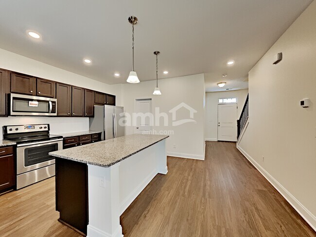 Building Photo - 4328 Longfellow Dr