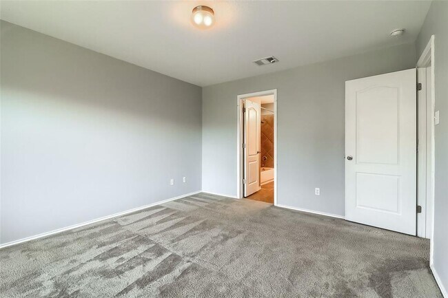 Building Photo - 3308 Barksdale Dr