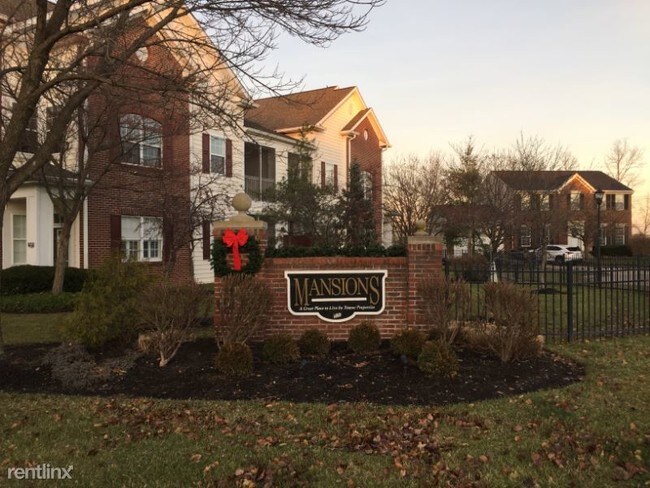 Building Photo - 7576 Mansion Cir