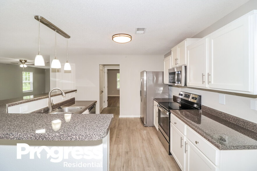 Building Photo - 10057 Chariden Dr