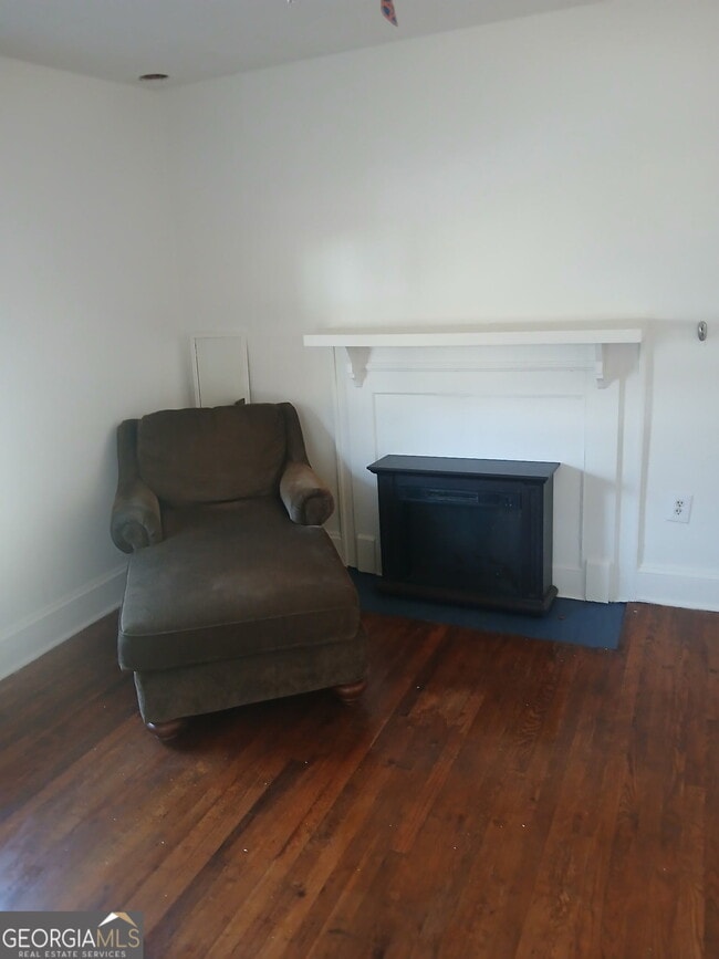 Building Photo - 386 Haas Ave SE