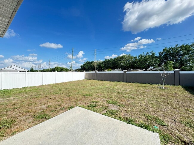 Building Photo - Single Family 4 Bedroom Home for Rent