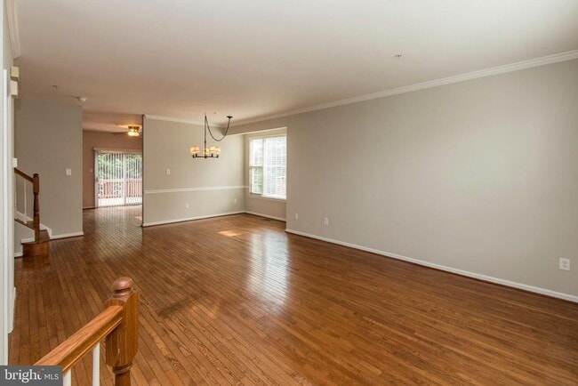 Building Photo - 117 Longpoint Way