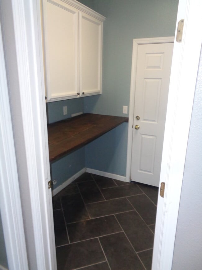 Building Photo - 1157 Silver Spur Way