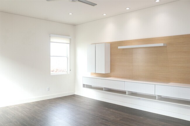 Building Photo - 5403 Tocayo Pl