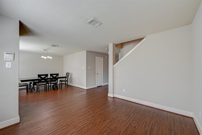 Building Photo - 7603 Chalk Hill