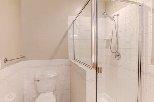 Building Photo - 4Bd/2.75Ba Seattle House