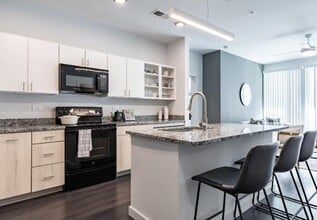 Building Photo - 750 Avondale Creek Dr.