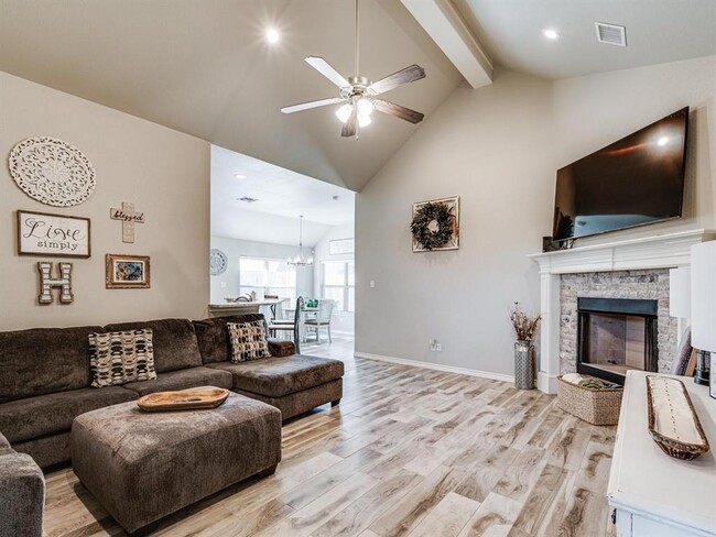 Building Photo - 3308 White Horse Dr