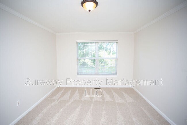 Building Photo - 606 Tanglewood Dr
