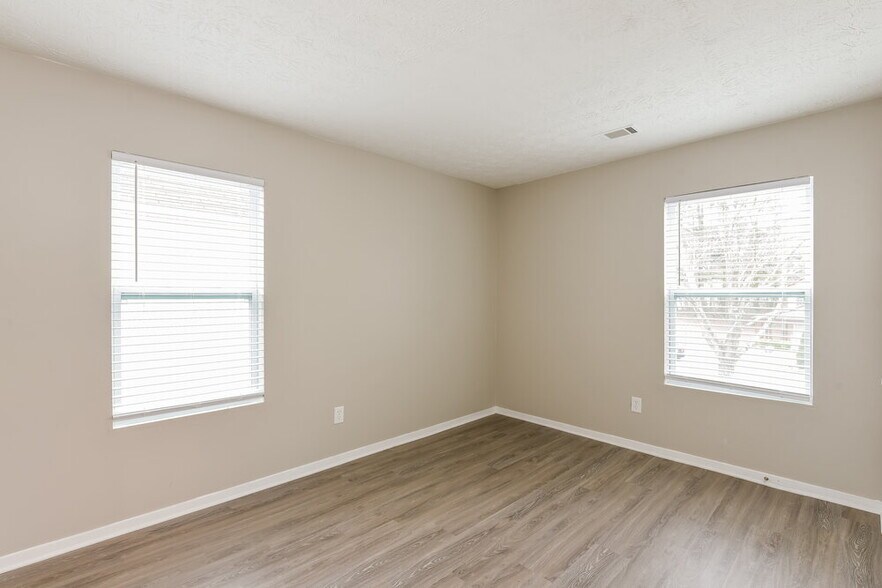 Building Photo - 6375 E Windsor Ln