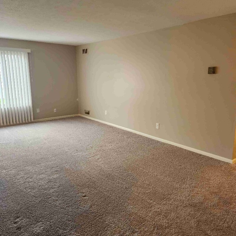 Building Photo - 21921 River Oaks Dr