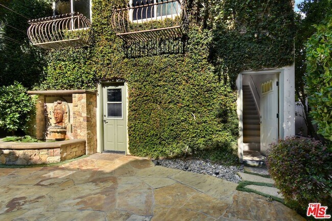Building Photo - 12207 Cantura St