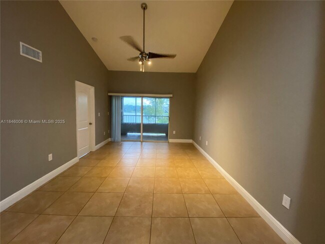 Building Photo - 2803 N Oakland Forest Dr