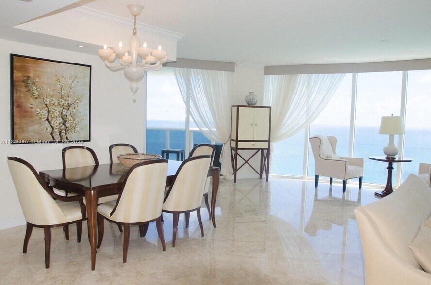 Primary Photo - 17201 Collins Ave