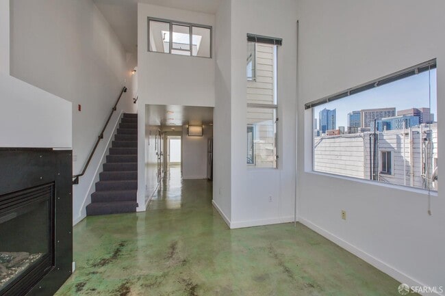 Building Photo - 52 Rausch St