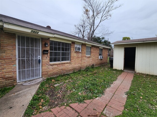 Building Photo - 7422 Amelia Rd