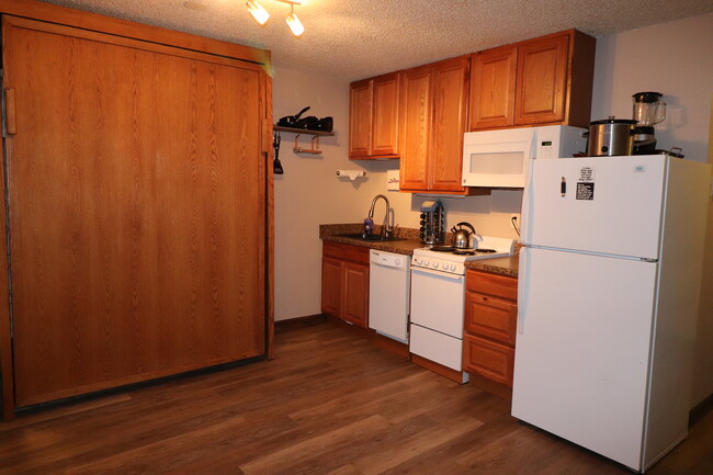 Full Kitchen with Dishwasher &amp; Microwave - 62927 US Hwy 40