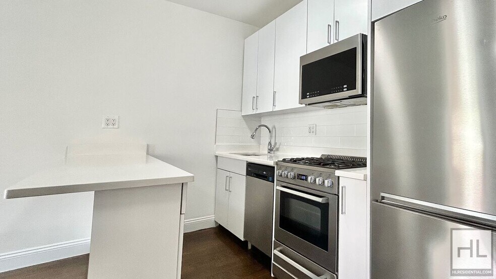 Building Photo - EAST 65 STREET