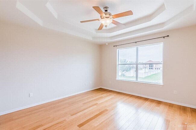 Building Photo - 16 N "E" St