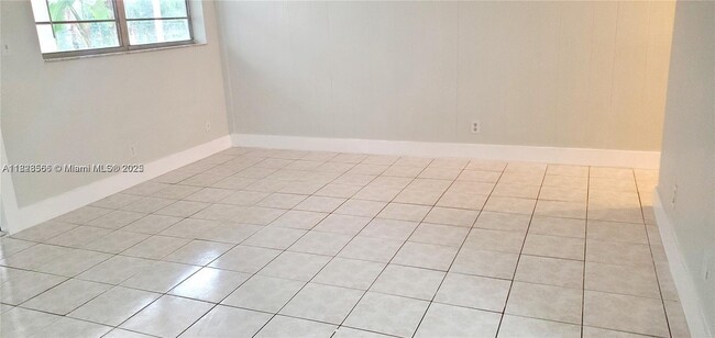 Building Photo - 4163 SW 67th Ave