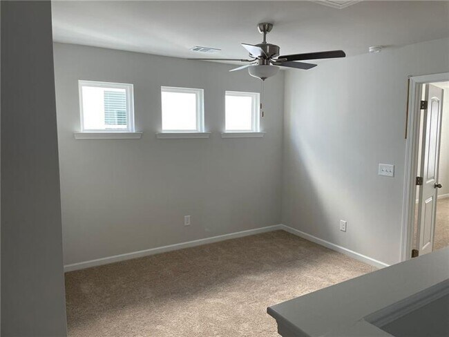 Building Photo - 92 Shelter Ln E