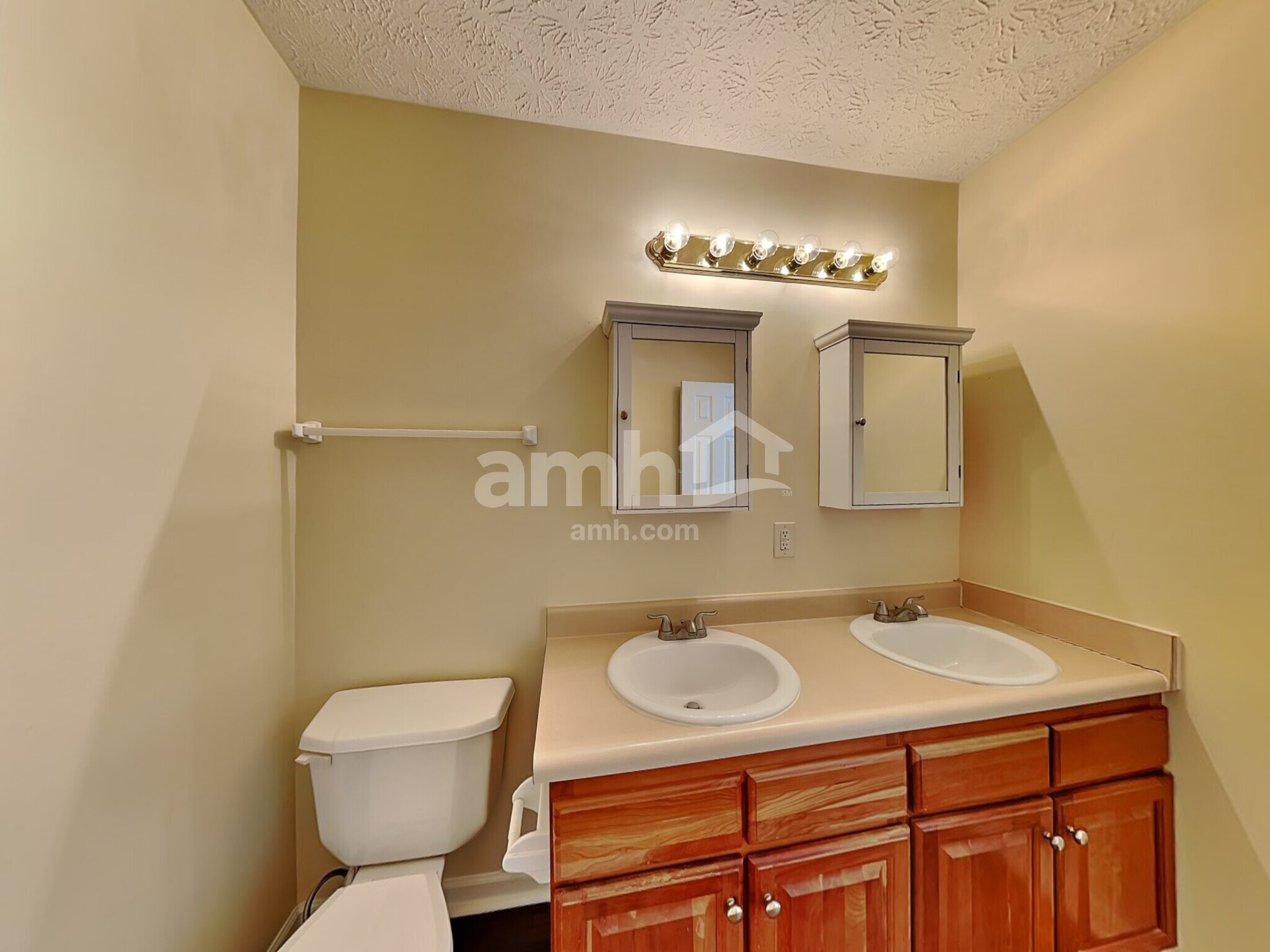 Building Photo - 13227 Summerwood Ln