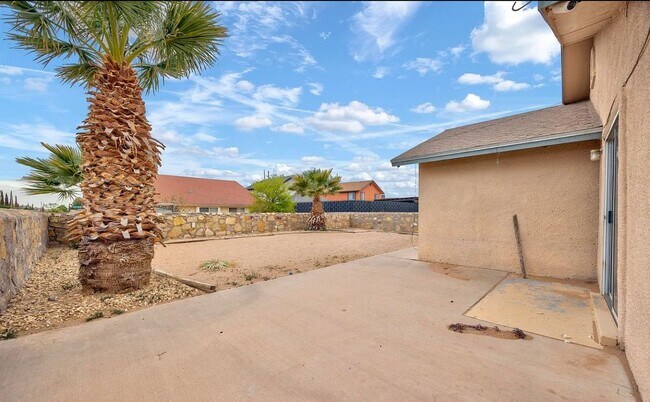 Building Photo - 2488 Tierra Rica Way