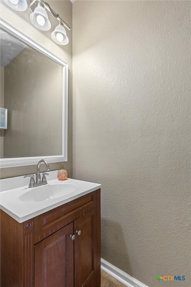 Building Photo - 2012 Huxley Ln