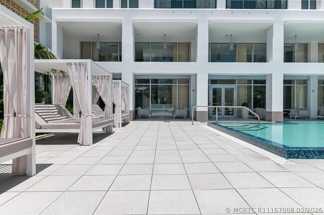 Building Photo - 155 E Boca Raton Rd