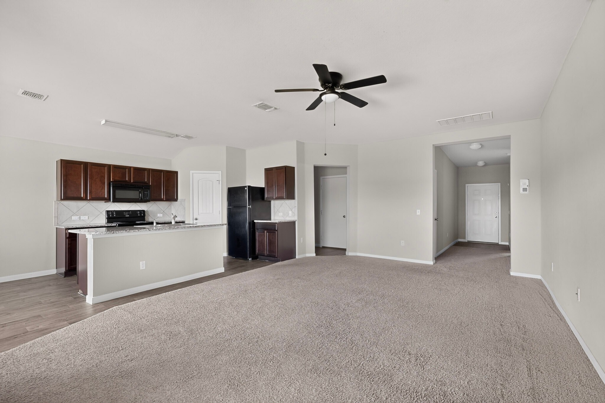 Building Photo - 402 Pentire Way