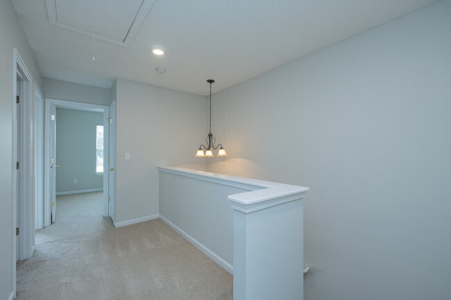 Building Photo - 25 Stratus Ct