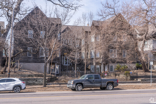 Building Photo - 2406 Lyndale Ave S