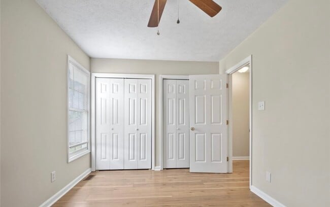 Building Photo - 48 Fox Run Ln