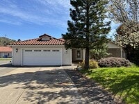 Building Photo - SINGLE FAMILY HOME LOCATED ON CULDESAC