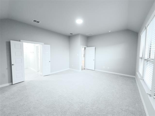 Building Photo - 566 Silver Spgs Ln