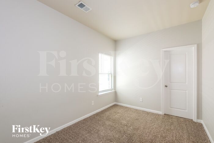 Building Photo - 166 Magnaview Dr