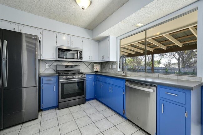 Building Photo - 9924 Chukar Bend