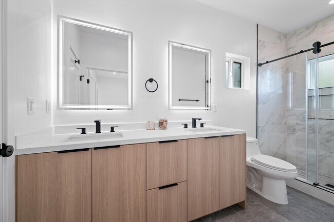 Building Photo - 1840 Stoner Ave