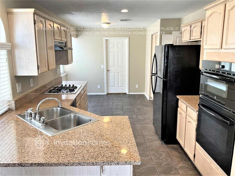 Building Photo - 7900 Turtle Cove Ave