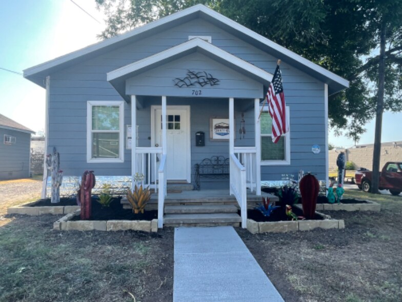 Primary Photo - 702 N Tennessee St