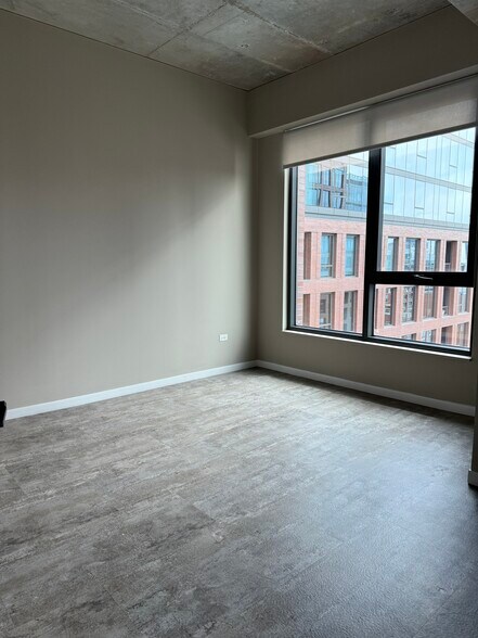 Building Photo - 917 W Washington Blvd