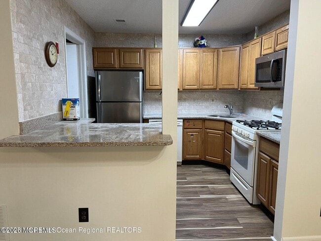 Building Photo - 12-7 Phoenix Ct